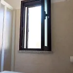 - A 100 Mt Dal Porto Ла-Калетта