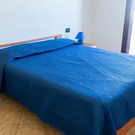 - A 100 Mt Dal Porto Apartment *
