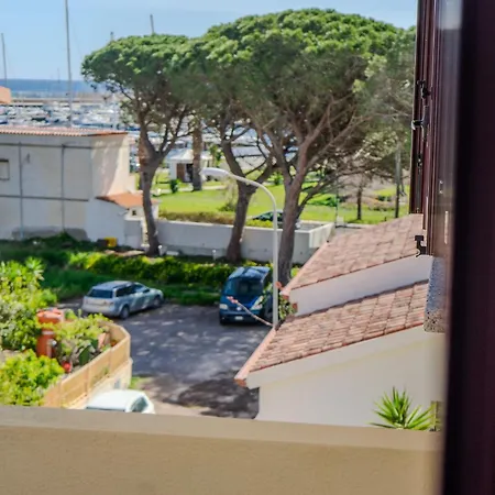 - A 100 Mt Dal Porto * La Caletta