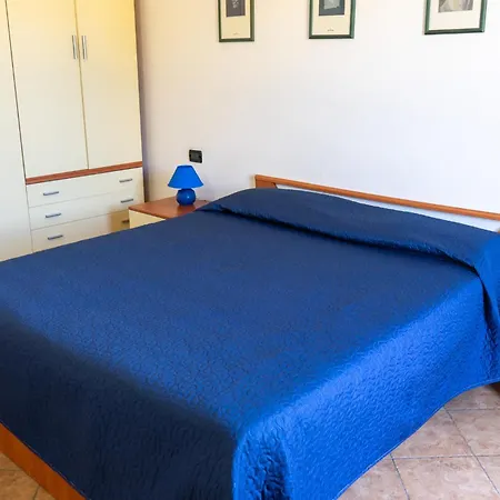 - A 100 Mt Dal Porto Apartment