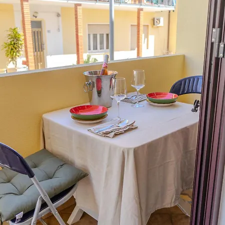 - A 100 Mt Dal Porto Apartment La Caletta