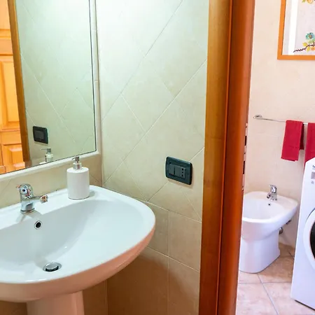 - A 100 Mt Dal Porto * La Caletta