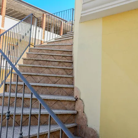 - A 100 Mt Dal Porto La Caletta