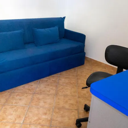 - A 100 Mt Dal Porto Apartment *