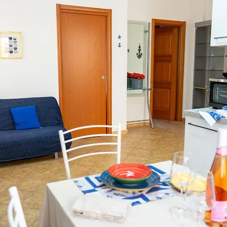 - A 100 Mt Dal Porto La Caletta